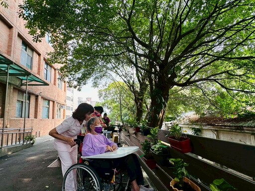 北榮桃分院跨域合作推綠色照護 長輩親手植栽找回生活樂趣