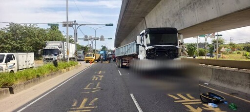 【有片】疑違規轉彎遭曳引車猛撞 82歲騎士、乘客送醫不治
