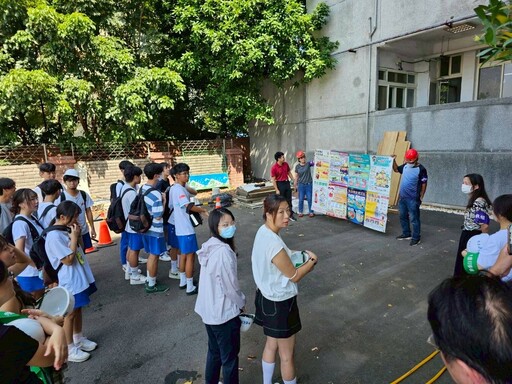 桃消中壢分隊校園防災宣導登場 學生體驗油盤滅火