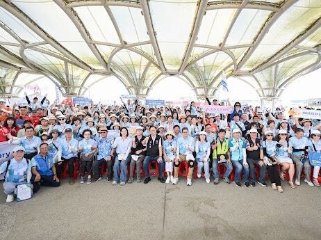 國際扶輪社號召千手淨灘 張善政盼市民共同守護桃園海岸