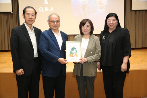 惠普資訊董事長現身龍華科大 分享永續發展趨勢助師生開拓國際視野