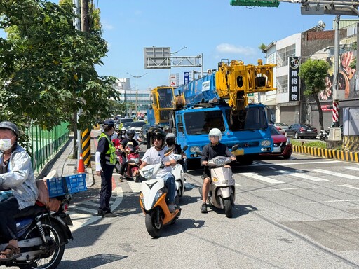 大龍門鱻漫遊嘉年華連假吸人潮 龍潭警曝周邊替代道路