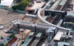 內壢火車站新建跨站天橋預計年底完工 桃園鐵路地下化進度已破33%