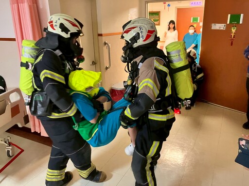 桃消迴龍分隊前進樂生醫院護理之家 舉辦火災搶救演練