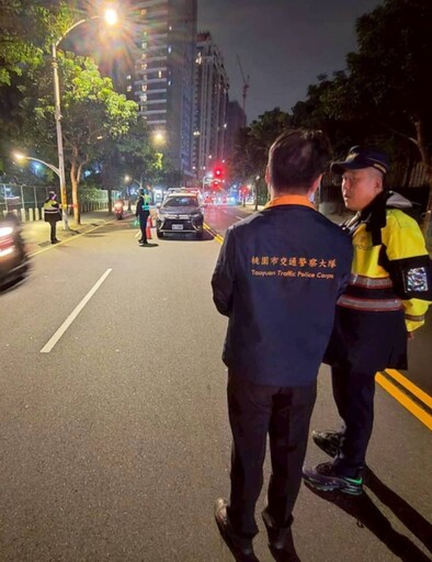 桃園騎士滑手機、行車不穩遭警方盤查 毒品唾液快篩呈陽性