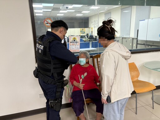 高齡婦1原因徘徊路旁 楊梅警暖心助她返家