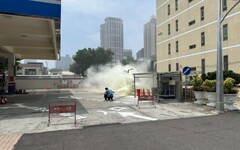 高雄Gogoro換電站突傳巨響爆炸起火 加油站員工驚嚇：非常恐怖