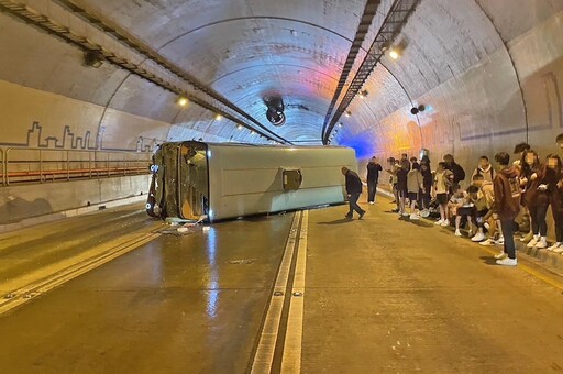 康橋校車1學期翻車兩次太扯 新北市教育局令國中部減招1個班