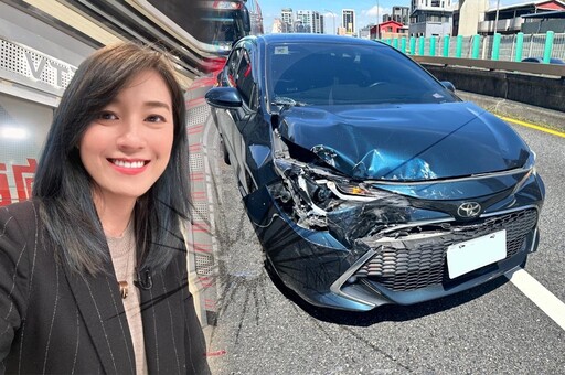 台北市議員顏若芳驚傳車禍 高架橋上遭遊覽車追撞車全毀