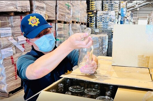 黑心！拿回收酒瓶製造「假金門高粱」 假酒工廠侵權超過6千萬元