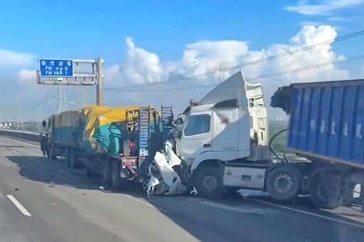 國道3號重大車禍！小客車遭兩大車夾扁 駕駛命危緊急送醫