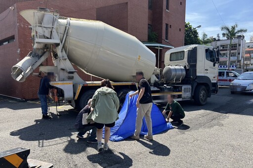 台南監理站女代辦員蹲下換牌遭輾斃 身份竟是料理網紅「靜姐廚房」