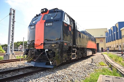 太離譜！台鐵「鳴日號」漏掛車廂沒通報 立委轟交通部檢查制度失靈