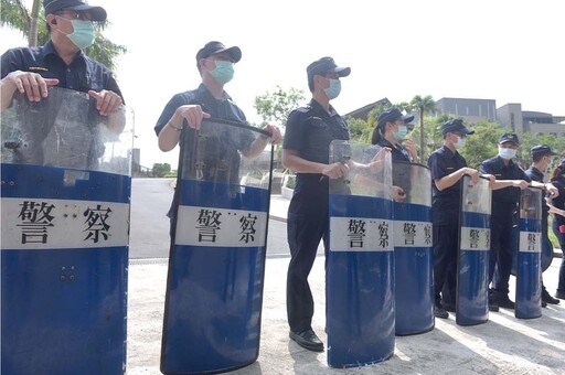 警消提高退休所得卻成箭靶 基層嘆：台灣沒人要當警察