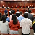 台大法律學院校友、學生連署 「反惡修憲訴法、拒癱瘓憲法法庭」