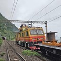 台鐵電車線斷落造成列車延誤 「七堵-汐止」西正線封鎖搶修