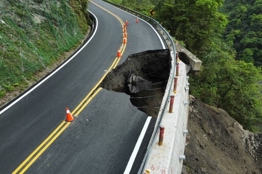 宜蘭太平山園區驚見天坑 路段掏空15公尺將「局部休園」5天