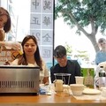 朱凱翔直播開黃腔笑喊「恕我攔轎」 鍾沛君尬回：有發現沒人笑嗎？