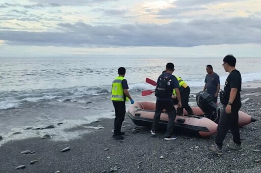 台東一名男童戲水被沖往海口 釣客跳水營救雙雙失蹤