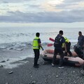 台東一名男童戲水被沖往海口 釣客跳水營救雙雙失蹤