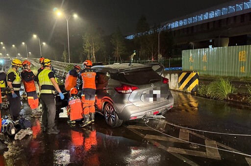 【有片】76歲老翁凌晨車禍 「橋墩嵌進車頭」緊急送醫仍不治