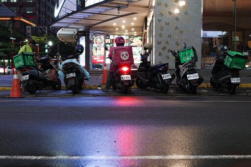 外送員每單酬勞減19元 勞動部函請Uber Eats暫停調整方案