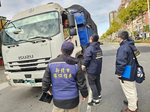 砂石車別亂跑！土城警環合力出動 開啟「年節大掃車」模式