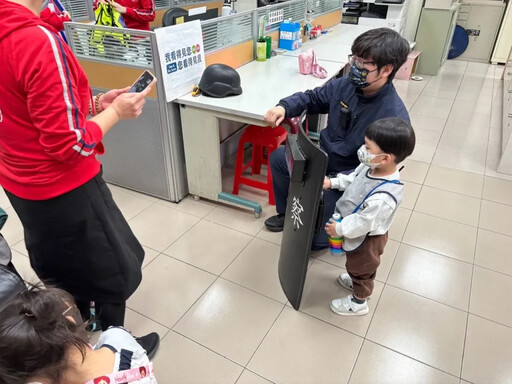 幼兒園參訪士林警後港派出所 體驗一日警察兼宣導