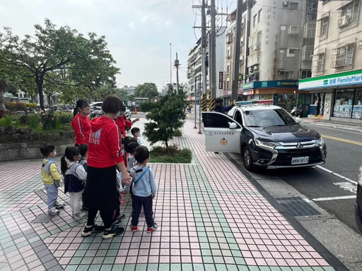 幼兒園參訪士林警後港派出所 體驗一日警察兼宣導