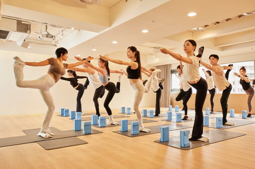 法國養生男神現身Ginyoga 旗艦店開幕活動 法比歐練經筋瑜珈身體重新被喚醒