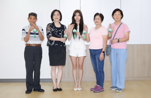 「甜心精靈」全恩菲擔任紅心字會公益大使關懷長者 來台首渡端午佳節 體驗親手包粽