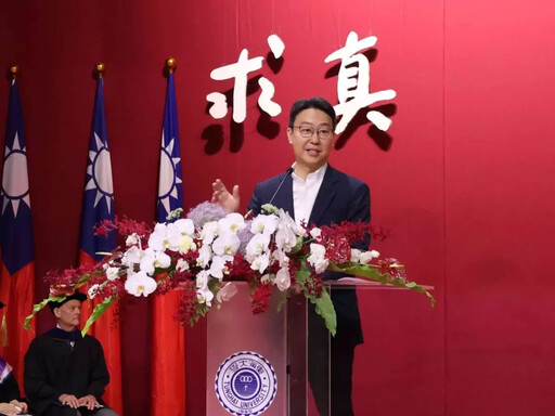 東海畢業典禮創新又感人!AI校長祝福+部長返校說夢想