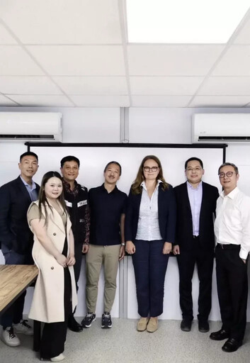 台歐科技交流!歐洲議會資訊處長參訪A-TOP新嶺雲端數據園區!