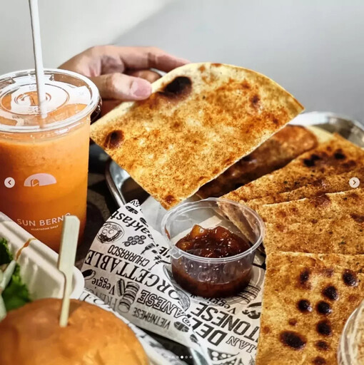 路易莎旗下異國蔬食品牌【光焙若蔬食 SUN BERNO】再添殊榮連續4年摘星「綠．蔬食評鑑指南」 並入選2025年度最佳餐廳