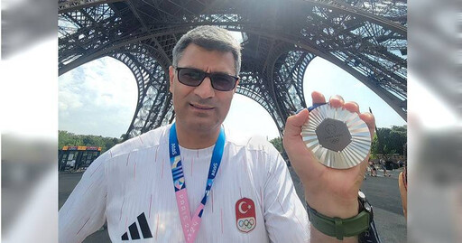 巴黎奧運／土耳其大叔奪牌後喊話前妻「還我狗」 外媒查證「是假的」