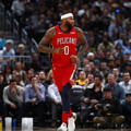 波國賽場衝突！前NBA球星卡森斯遭觀眾潑酒 他回敬中指後遭驅離