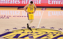 NBA天價交易！湖人隊轉手「交易金額100億」 出售給馬克沃特