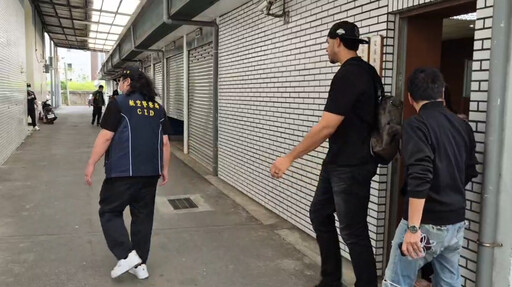 妻搭機來台途中驟逝!魔鷹現身中壢殯儀館 陪同解剖追死因