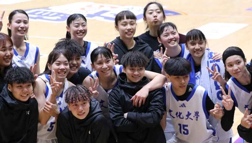 文化女籃搶救世新大學女籃好姊妹 UBA五連霸的世新大學開心復活