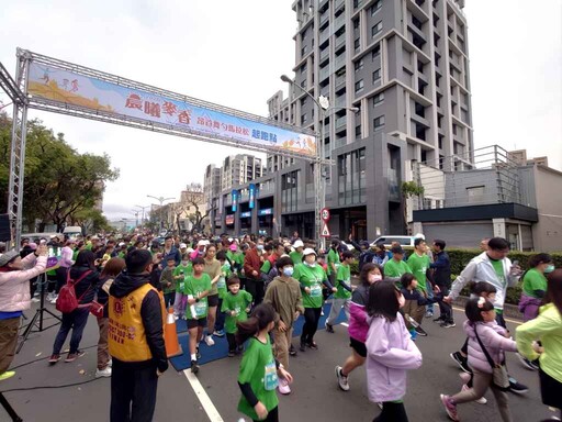 晨曦麥香昂首舞勺馬拉松 大雅活力開跑吸引逾2000名跑友