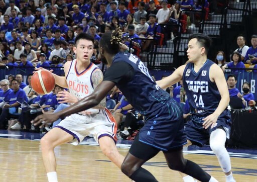 李家慷封鎖比他高17公分洋將 末節帶領璞園超車17分封關勇士主場