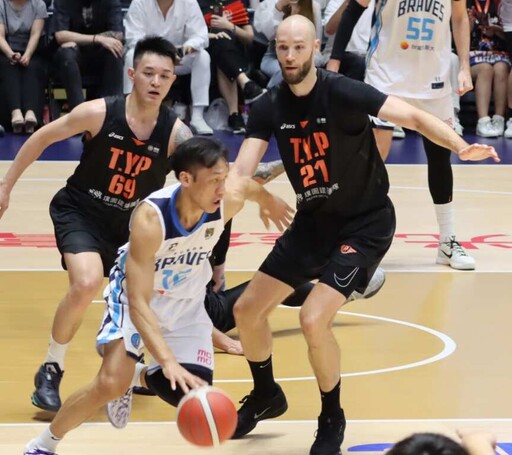 耗資5億元打造PLG第一個總冠軍 李忠恕開創桃園巨蛋5000觀眾熱潮