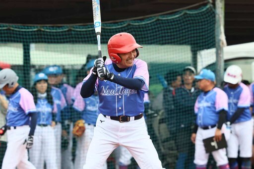 世壯運慢速壘球雙北大戰二部曲 侯友宜肯定團隊的好表現