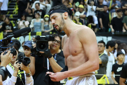 國王隊Q1的快樂雙塔 搭配40歲雙狐 創下總冠軍賽最大勝利