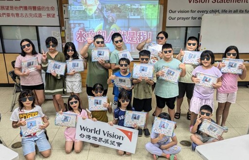 孩子人生第一堂游泳課！ 高雄展望會暑期開班助童成為「水中超人」