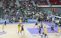 攻城獅主場熱血開戰 逾五千位球迷齊聲吶喊