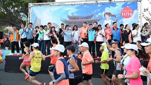 影／2025鹿港馬拉松開跑 3800跑友奔馳古城展現運動熱情