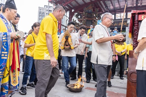 臺北國際龍舟賽5/30開戰 221隊競速爭鋒 蔣萬安循古禮祭江祈福