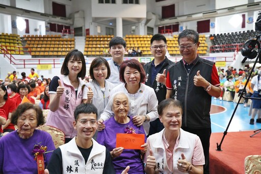越動越年輕!嘉義市「嘉寶趴踢秀」樂齡族尬舞14年不間斷