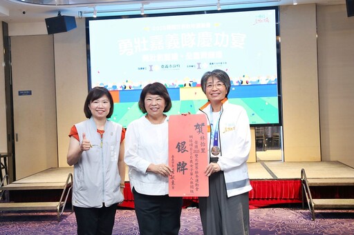 世壯運嘉義隊奪21牌風光返鄉 黃敏惠頒獎金肯定勇壯實力